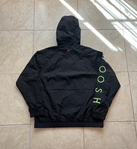 Anorak Nike Swoosh Letras Verdes