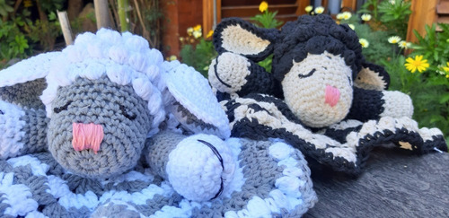 Imagen 5 de 9 de Oveja Rebecca Mantita De Apego Tejida Al Crochet
