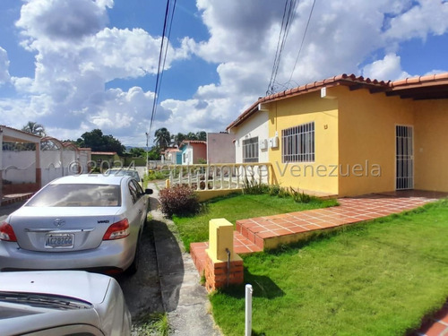  Al/ En Urbanización Privada,  Casa En  Venta En  Los Frailes, Cabudare  Lara, Venezuela. 3 Dormitorios  2 Baños  83 M² 