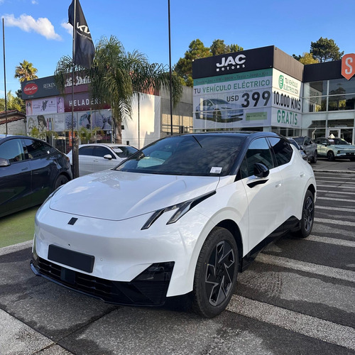 lynk & co 02 0.0 Halo Ev (66 Kwh) Fwd 7Dct