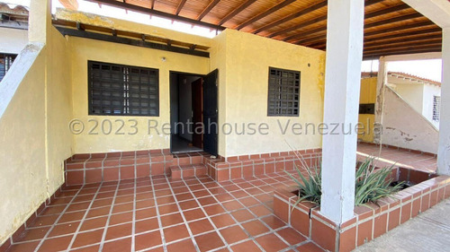  Maribel Morillo & Naudy Escalona Venden Casa Urb. Horizonte Cabudare  Lara, Venezuela, 3 Dormitorios  3 Baños  153 M² 