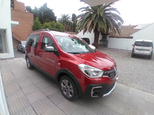 New Renault Kangoo Ii Stepway 1.6 Okm .