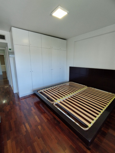 Imagen 15 de 18 de Amplio Apartamento Con Balcón En Alquiler En Las Mercedes 230mts