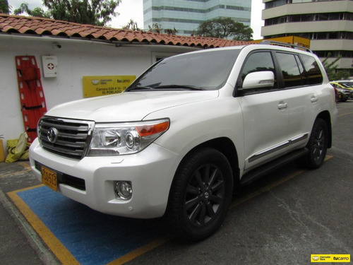 Toyota Land Cruiser 200 4.5 Imperial