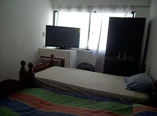 Imagen 6 de 13 de Eloisa Mejia Rentahouse Vende Apartamento En Prebo Valencia 22-812