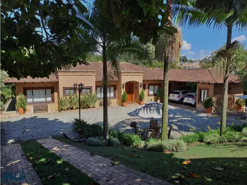Casa Con Excelente Ubicación(mls#246703)