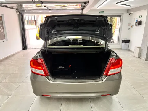 Suzuki Swift Dziere AT 2023