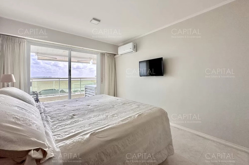 Apartamento En Excelente Torre Frente A Playa Mansa En Parada 5. Vista Plena Al Mar E Isla De Gorriti