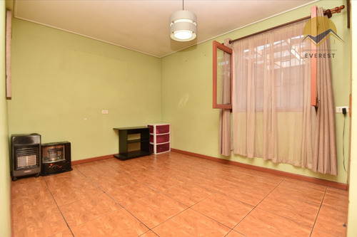 Se Vende Casa, 6 Dormitorios 2 Baños, Comuna San Ramón.