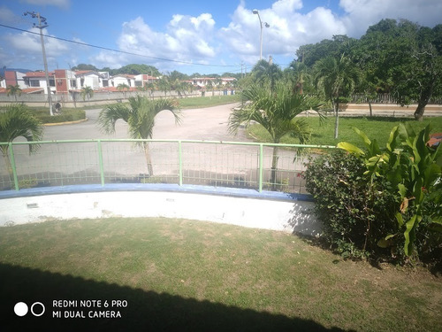 Imagen 19 de 26 de Se Ofrece En Venta Linda Y Amplia Casa En Higuerote Ciudad Balneario