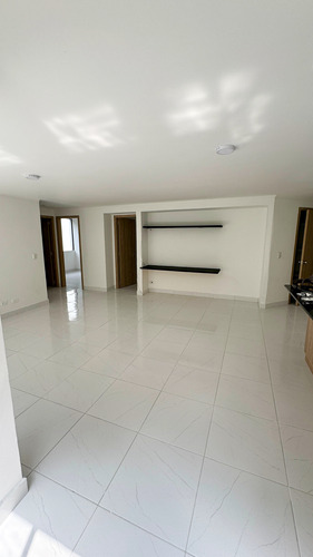 Apartamento En Milla De Oro