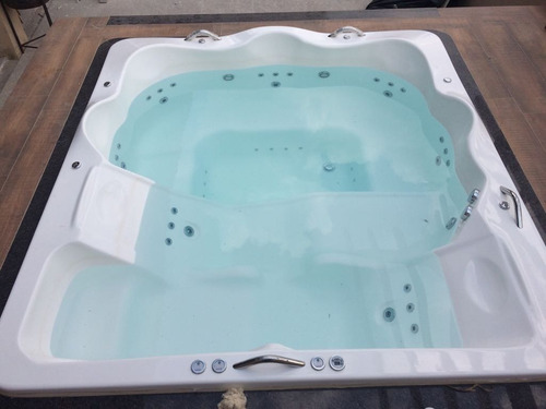 Primavera Banheiras Spa Copacabana Hidromassagem 7 Lugares Completo Ofurô 127v branco