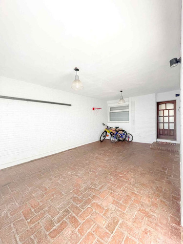 Casa En Venta En Pergamino Con Patio Y Cochera