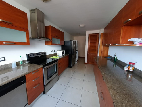 Imagen 2 de 5 de Apartamento (penthouse) En Alquiler En Zona 14