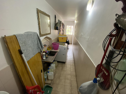 Venta Casa 5 Ambientes Con Patio Y Cochera Cubierta En Villa Del Parque