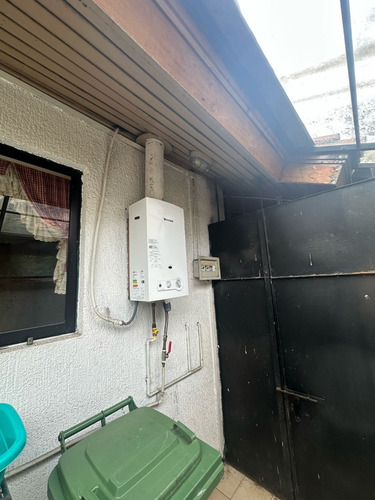 Casa En Villa Con Amplio Jardín, Cercana Al Centro - Chillán