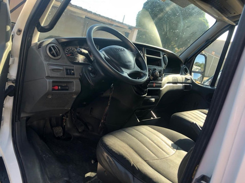 Imagem 3 de 13 de Iveco 35s14 Com Bau