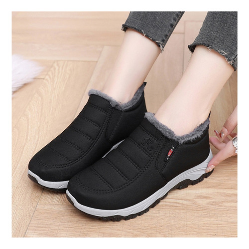 Botas De Nieve Modernas Con Suelas Suaves Y Afelpadas.