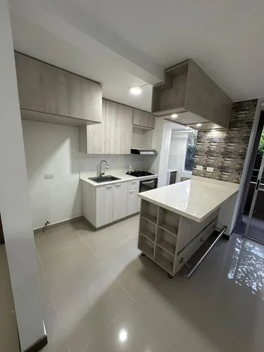 Apartamento En Venta, En La Estrella, Sector Las Brisas.