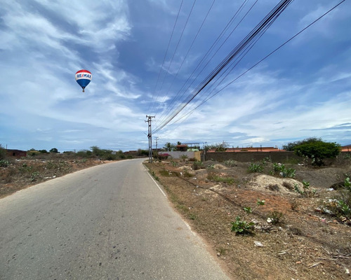 Re/max 2 Mil Vende Excepcional Lote De Terreno De 500 Mts Cuadrados, Ubicado Estratégicamente Junto A La Prestigiosa Urbanización La Llovizna, En Venta En El Sector El Hato, Municipio Arismendi