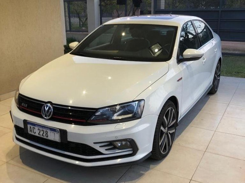 Imagen 3 de 12 de Volkswagen Vento Gli 2.0 Tsi 211cv App Connect + Nav