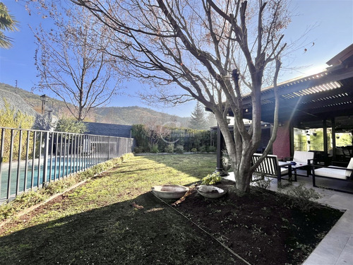 Casa En Venta De 6 Dorm. Condominio Los Trapenses