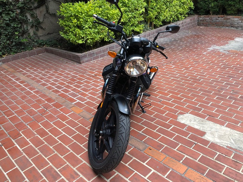Imagen 2 de 8 de Moto Guzzi V7ii 2016