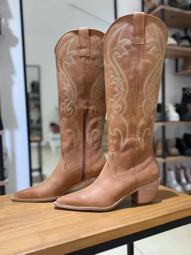 Botas Texanas Caña Alta Bordada Marrón Suela De Cuero Vacuno