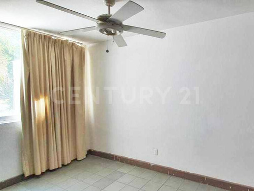 Casa En Venta Ideal Para Inversión, Vallarta Poniente, Guadalajara.
