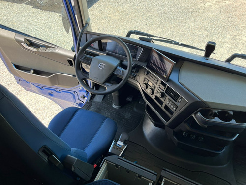 Volvo Fh 540 6x4 Ano 2023/2023 Azul Susp. Mola Pacote Ec Fh