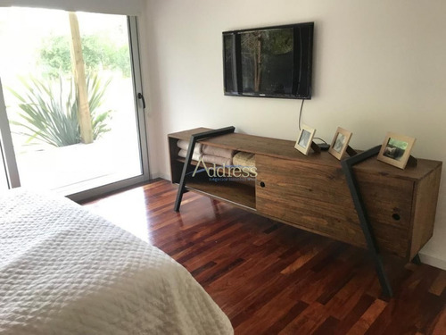 Impecable Casa En Beverly Hills - Ref: 2467