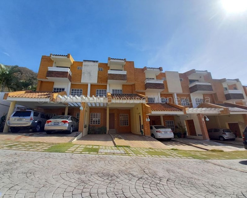 Townhouse En Venta Ubicado En Trigal Norte Valencia Carabobo 23-9980, Eloisa Mejia