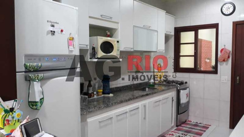 Casa De Rua-à Venda-praça Seca-rio De Janeiro - Vvca30045