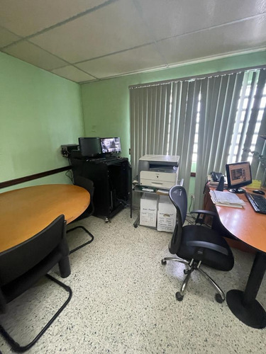 Sky Group Elegance Vende Clinica En Valencia Lh