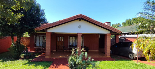 Vendo Casa En Obligado Centro, A 1 Cuadra De La Avenida: 3 Habitaciones Y 1 Baño