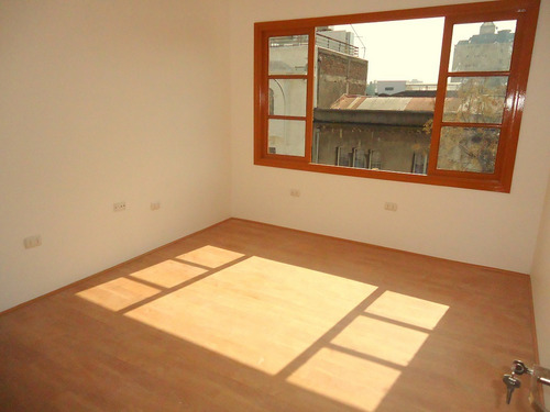 Rp2-edificio De 16 Habitaciones 6 Baños