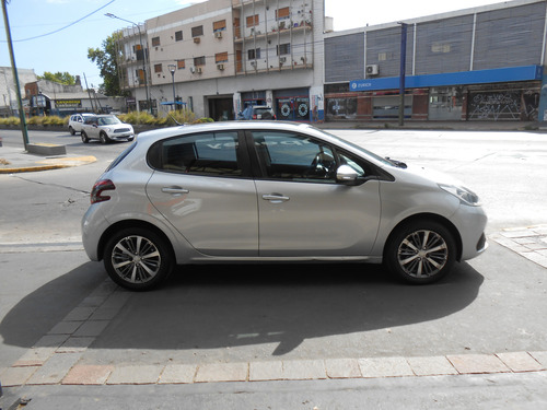 Peugeot 208 1.6 Allure