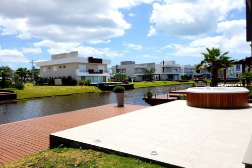 Imagem 12 de 26 de Casa À Venda Em Xangri-lá - Ca01116 - 68094368