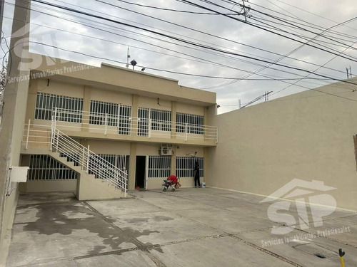 Edificio Comercial En  Col Republica Saltillo