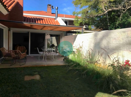 Alquiler De Estupenda Casa Clásica Amoblada En La Mejor Zona De Carrasco Sur