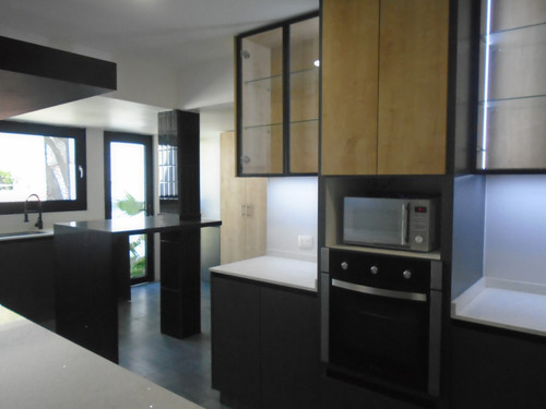 Camino Mirasol - 100% Remodelada - 6 Estacionamientos -