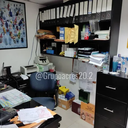 Vende Negocio De Licores (licoreria) Ubicado En San Antonio De Los Altos A Orilla De Calle Zona Muy Transitada. Rz