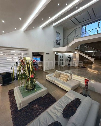 Teamhouse+ Ofrece En Venta Lujosa Casa En Las Villas