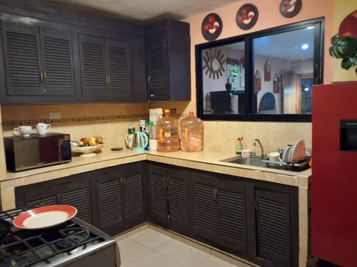 Casa En Venta Con Local Comercial En Mérida Cerca De Macroplaza