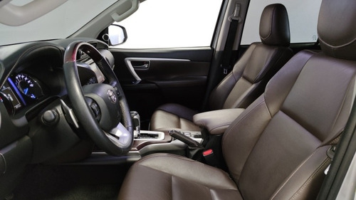Toyota Sw4 2019 2.8 Tdi Srx 7l 4x4 Aut. 5p