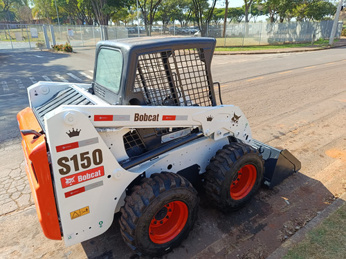 Mini-carregadeira Bobcat S150