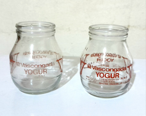 La Vascongada. Lote De 2 Antiguos Frascos De Yogur. (Usado)
