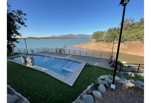 En Venta Complejo Turístico En Lago Colbún