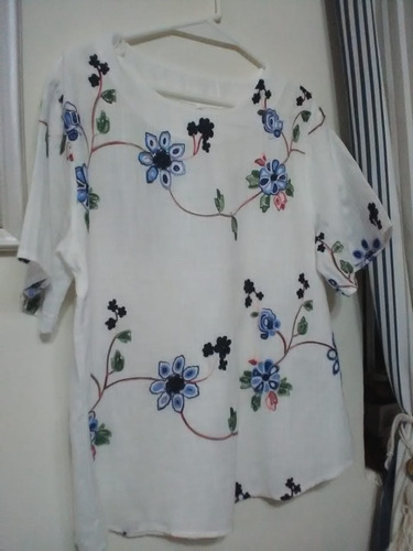 Blusa Lino Blanco Bordada.  Mangas Cortas. Talle L