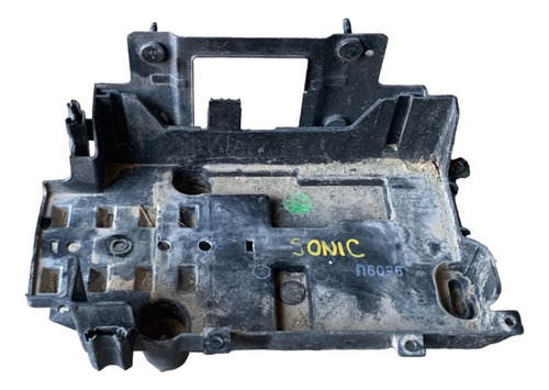 Base De Batería Chevrolet Sonic 2012 13 14 15 16 17 (Usado)